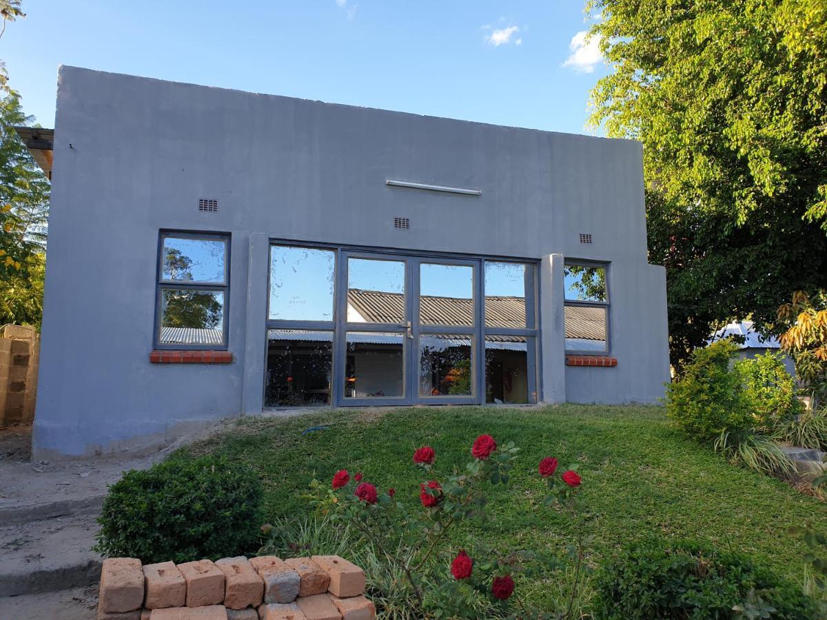 The Oasis Evergreen Lodge Choma Exterior photo